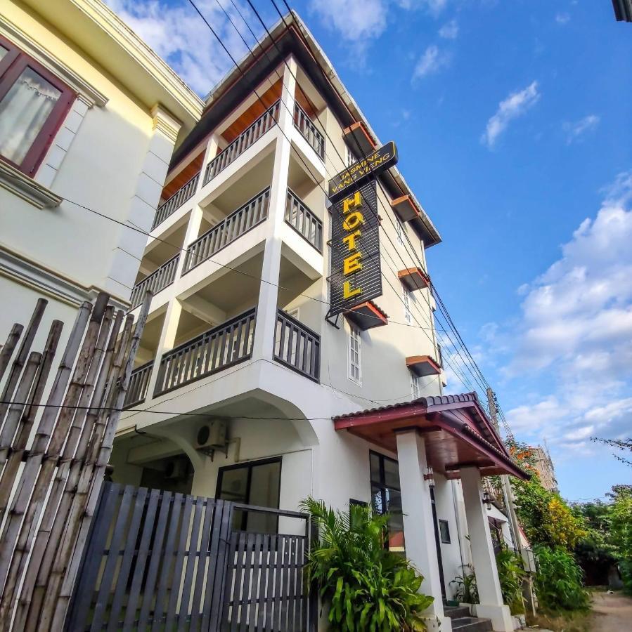 Jasmine Vangvieng Hotel Vang Vieng Exterior photo