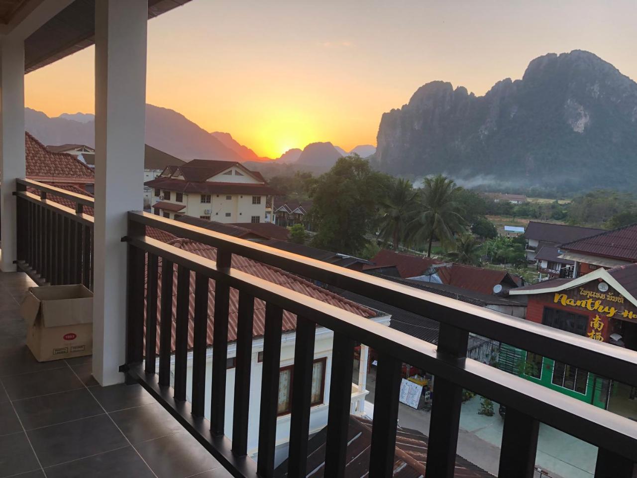 Jasmine Vangvieng Hotel Vang Vieng Exterior photo